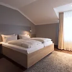Am Berghang 3*