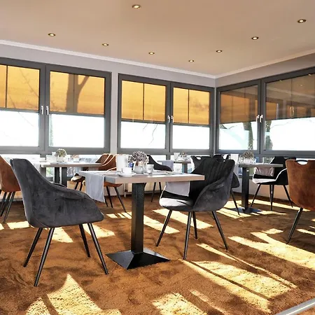 Hotel Am Berghang 3*