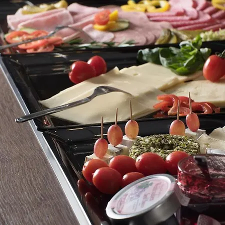 Hotel Am Berghang 3*