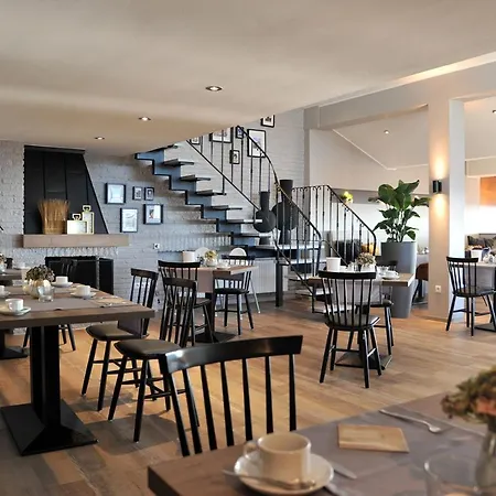 ホテル Am Berghang 3*