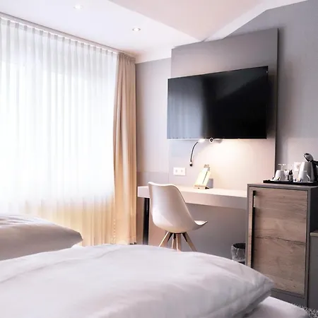 Am Berghang Hotel 3*