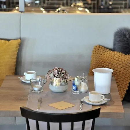 Am Berghang ホテル 3*