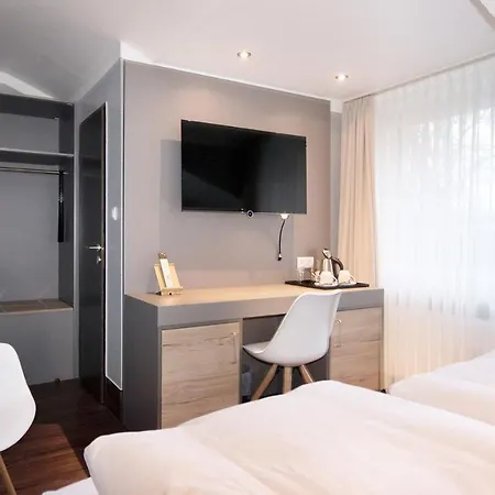 Hotel Am Berghang 3*