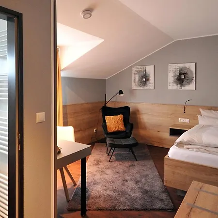 Hotel Am Berghang 3*