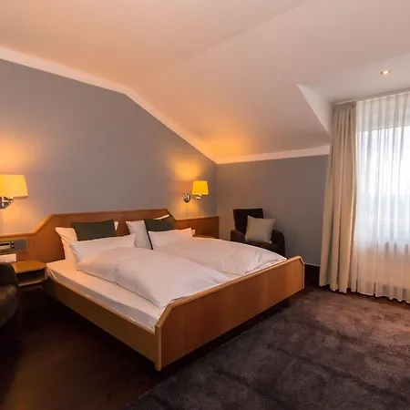 Am Berghang ホテル 3*