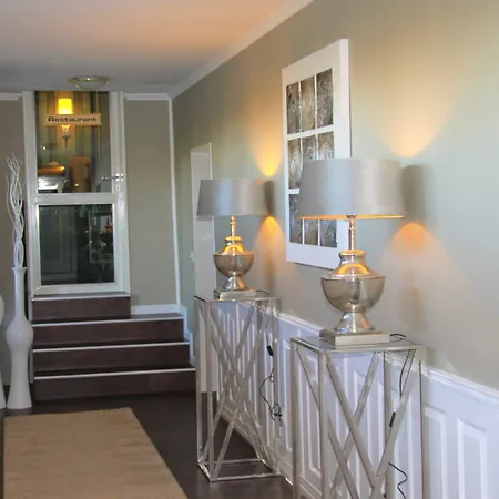 Hotel Am Berghang 3*