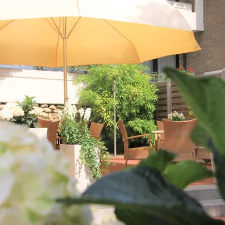 Hotel Am Berghang 3*