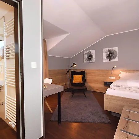 Hotel Am Berghang 3*