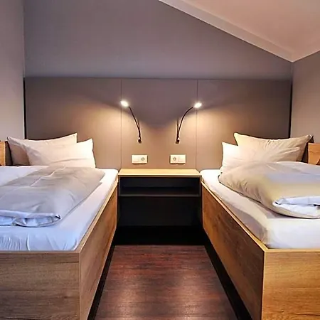 Hotell Am Berghang 3*