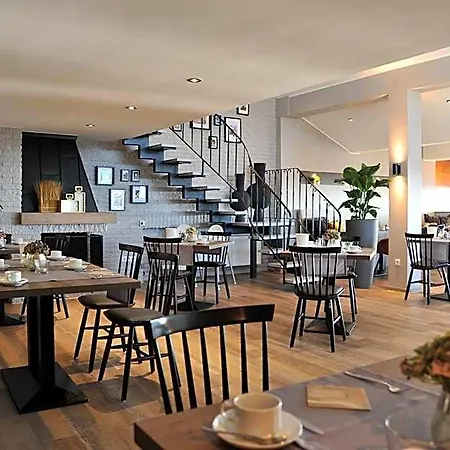 Am Berghang Hotell 3*