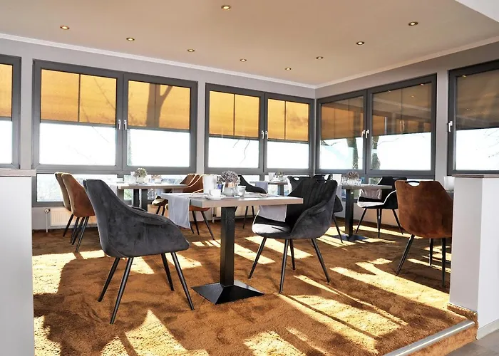 Hotel Am Berghang 3*