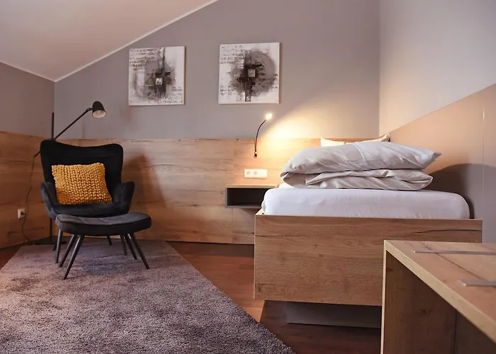 Am Berghang Отель