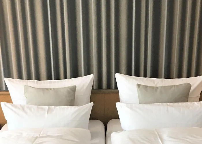 Am Berghang Отель 3*