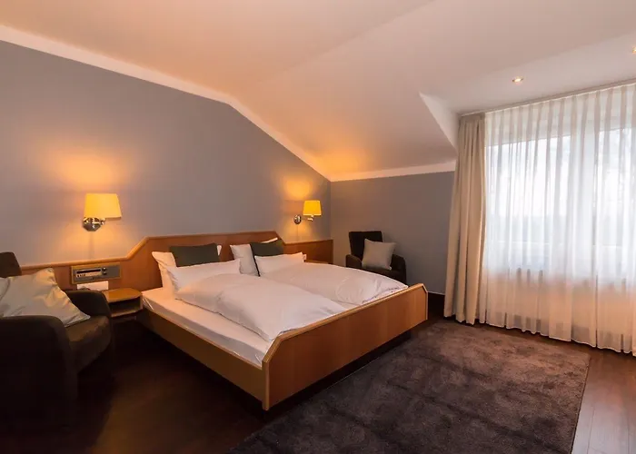 Am Berghang Отель 3*