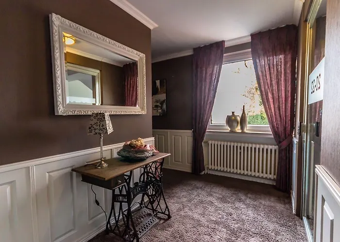 Am Berghang Отель