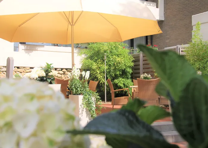 Отель Am Berghang 3*