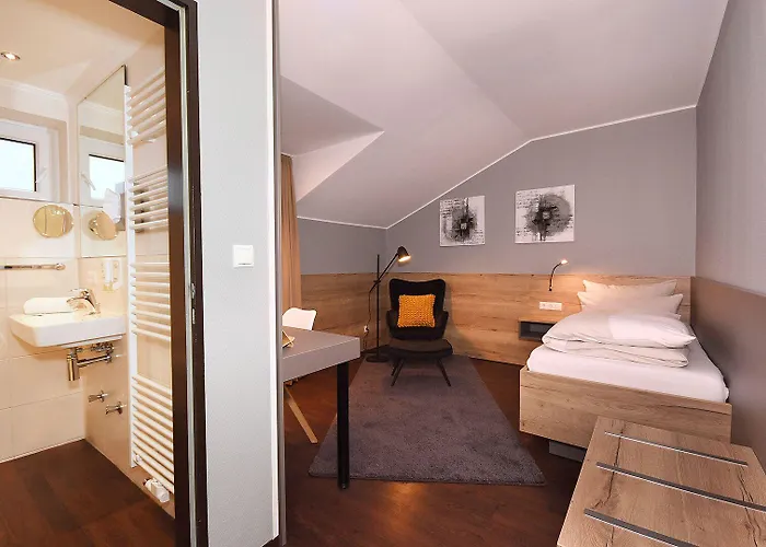 Отель Am Berghang 3*